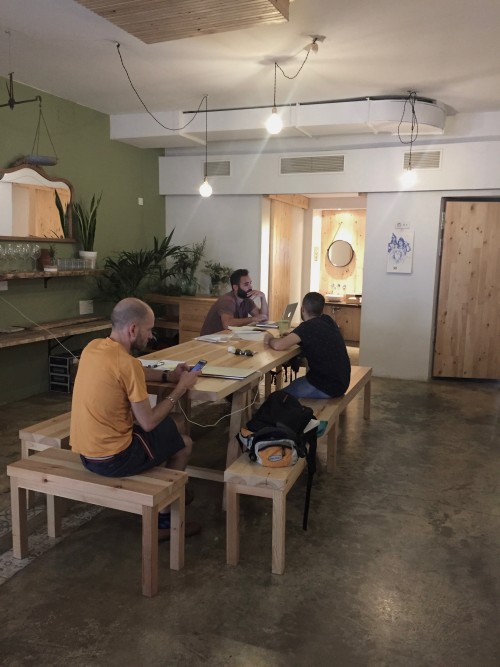 Communal table