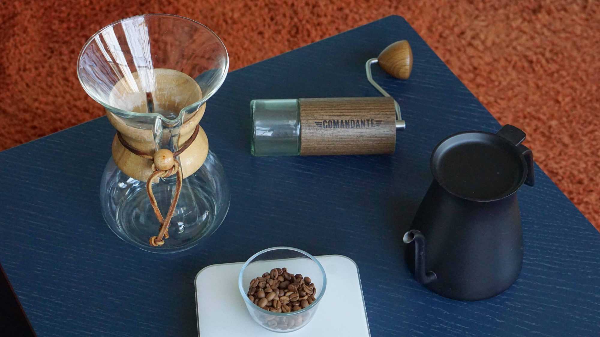 https://thecoffeevine.com/wp-content/uploads/2021/01/The-Coffeevine-brew-guide-chemex-7-1.jpg