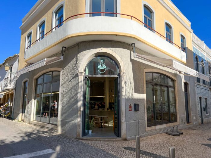 Black and White Coffee in Lagos reviewed by The Coffeevine